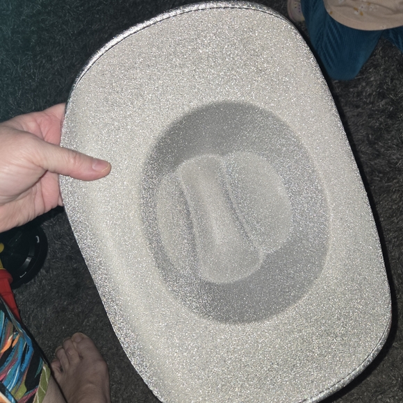 Silver Geometric Patterned Hat - Picture 3 of 4